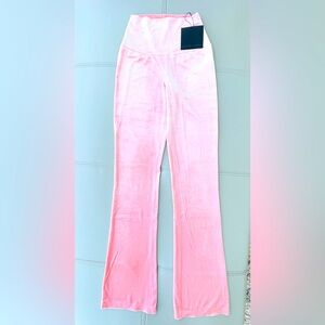 NWT! 💕 Norma Kamali 
BOOT PANT in Dusty Pink 
Size XS - Velvet High-Waist 
Pants